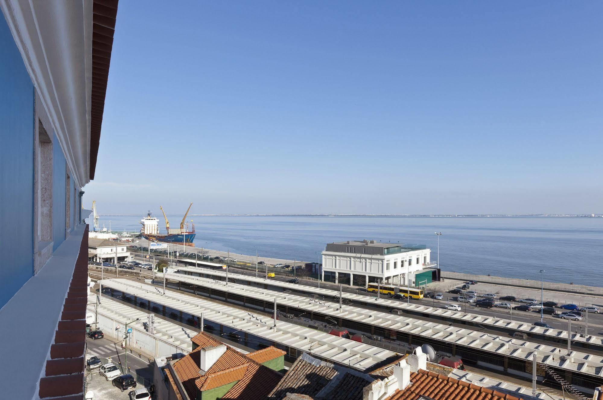 Apartment Hello Santa Apolonia Lisbon